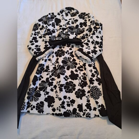 Trish Scully girls size 6X black and white floral belted coat, EUC - Picture 7 of 8